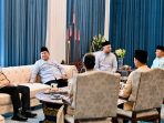 Pertemuan_Presiden_Prabowo_saat_bertemu_para_mantan_presiden_dan_pejabat_tinggi_negara_di_Open_House_Istana_Kepresidenan
