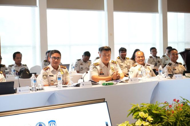 
					Kunjungan Kerja Spesifik Komisi XIII DPR RI “Rapat Dengar Pendapat Tim Kunjungan Kerja Komisi XIII DPR RI dengan Kantor Wilayah Direktorat Jenderal Imigrasi Kepulauan Riau”