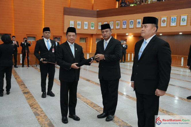 
					Mendagri Tekankan Loyalitas, Integritas, dan Kinerja, Lantik Pejabat Eselon I dan Staf Khusus