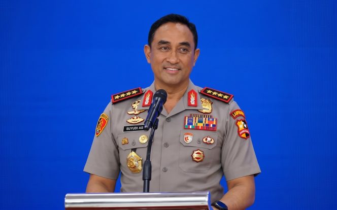 
					Kapolri Suyudi Mutasi 88 Pati dan Pamen, Ini Daftar Lengkapnya!