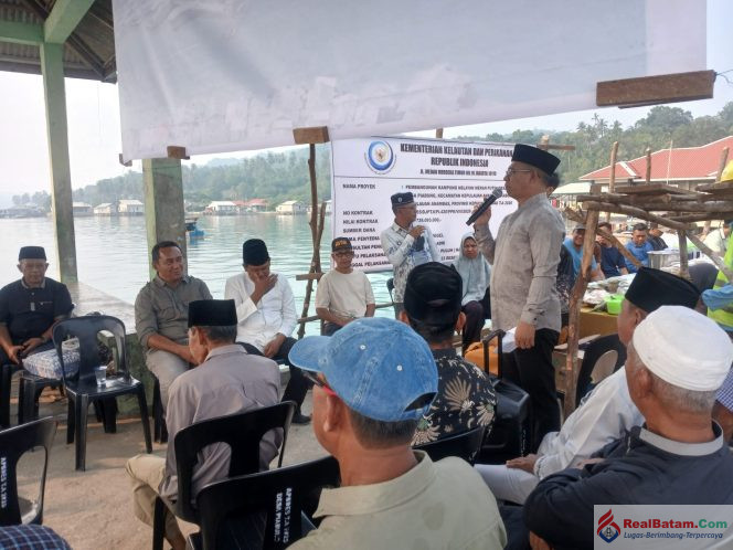 
					Bupati Anambas, Aneng Tepung Tawari Kampung Nelayan Merah Putih di Desa Piabung, Kades Murhadi: Mari Sama-sama Kita Mengawal dan Mengawasi Agar Pembangunan Dapat Berjalan dengan Baik, Minggu (11/10)