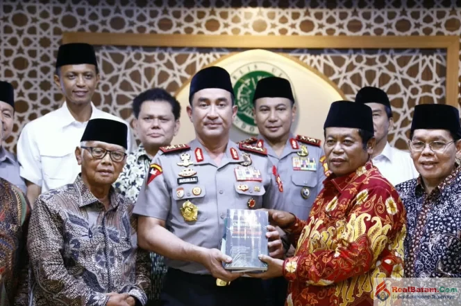 
					Kapolri Silaturahmi dengan Pimpinan MUI, Perkuat Sinergi jaga keamanan dan Kerukunan