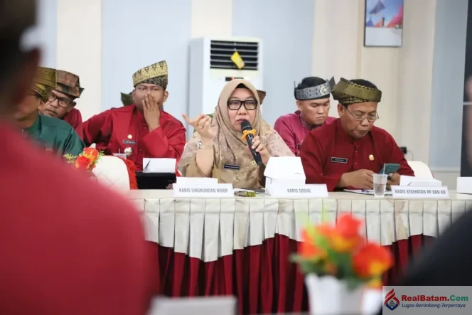
					Mengapa Desil Bisa Berubah? Kadinsos Endang Jelaskan Penyebab dan Cara Pemutakhiran Data