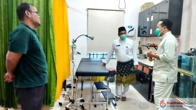 
					Kasus Harian ISPA Tanjungpinang Capai 180, Kadinkes Rustam Pantau Kesiapan Puskesmas