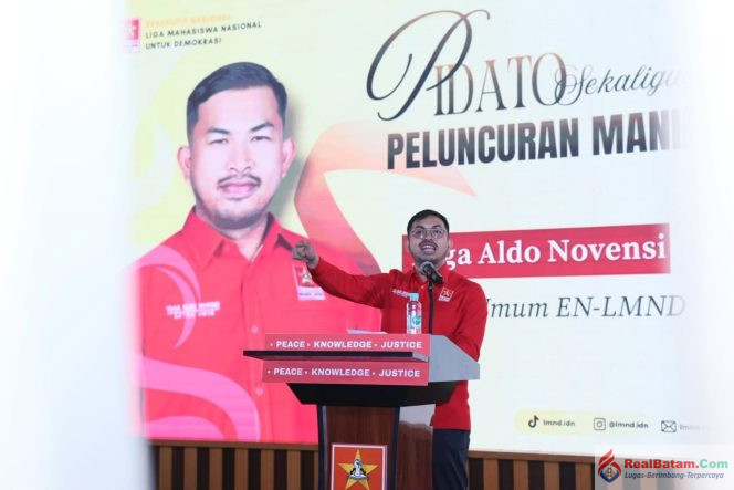 
					Ketua Umum EN-LMND Yoga Aldo Novensi Mendesak Kapolri mencopot Kapolda Sumsel usai adanya aksi premanisme terhadap massa aksi di Mapolda Sumsel